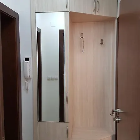Julius Near Center Апартаменты *
