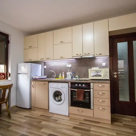 Julius Near Center Апартаменты Пловдив